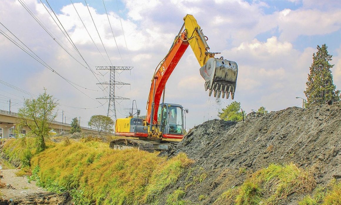 Efectúan desazolve en más de 240 kilómetros de drenaje