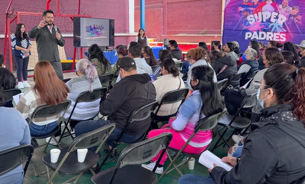 Encabeza Anuar Azar jornada de aprendizaje y apoyo familiar en Atizapán
