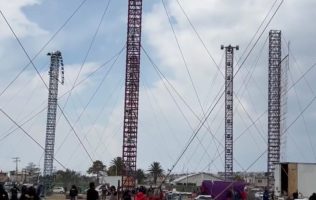 Enfrentan pirotécnicos de Tultepec fuertes ráfagas de viento