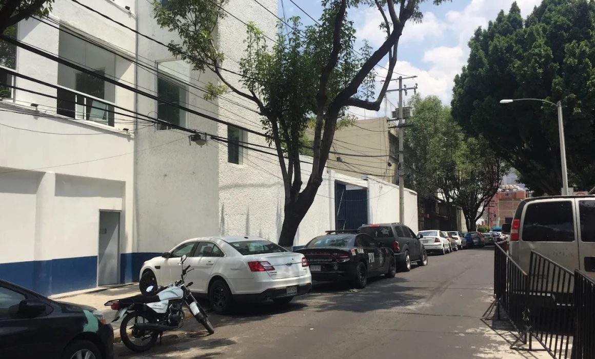 Entregan cuerpos de muertos tras derrumbe de edificio en demolición