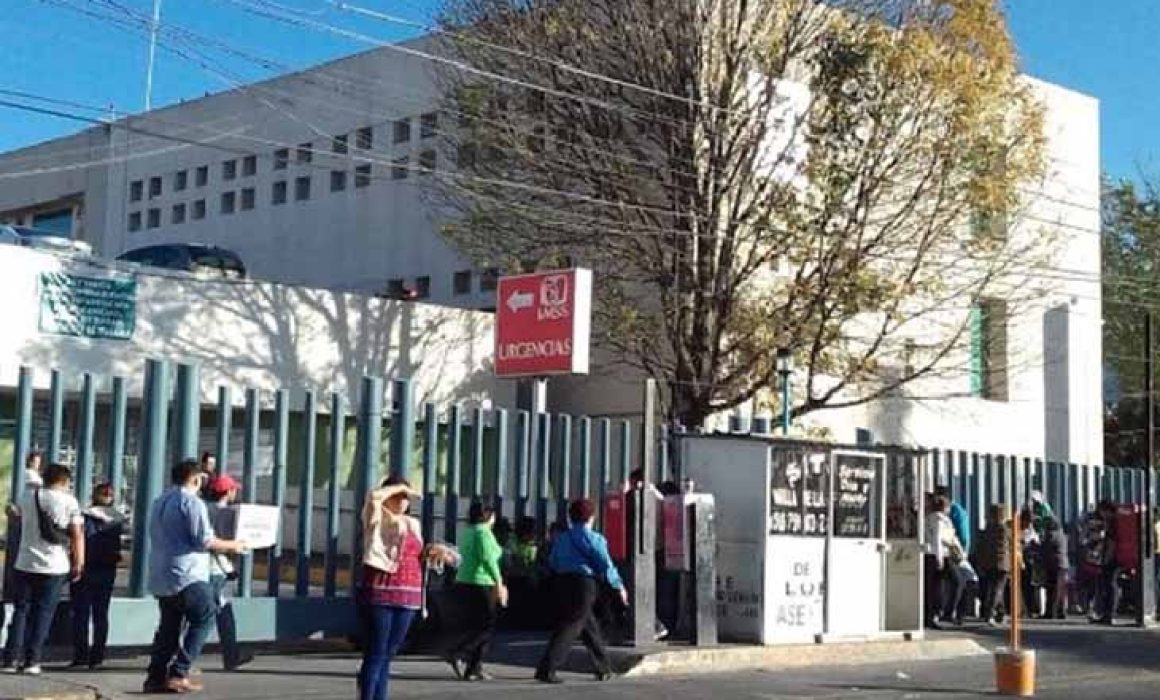Esperan afuera del IMSS 98 de Coacalco familiares de lesionados