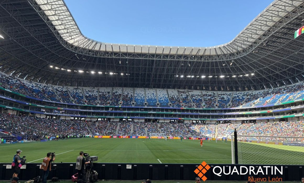 Estadio Monterrey vibra con la victoria de Bolivia sobre Surinam
