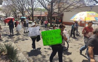 Exigen agua vecinos de Chalco tras un año sin servicio