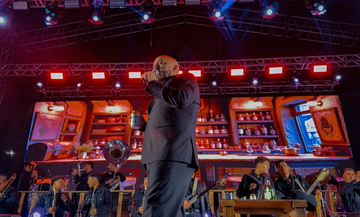 Frena Lupillo Rivera su gira en Toluca; suspenden show en el Morelos