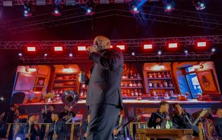 Frena Lupillo Rivera su gira en Toluca; suspenden show en el Morelos