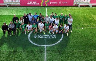 Guadalajara calienta motores rumbo al Mundial 2026 con partido de leyendas El texto original de este artículo fue publicado por la Agencia Quadratín en la siguiente dirección: https://jalisco.quadratin.com.mx/deportes/guadalajara-calienta-motores-rumbo-al-mundial-2026-con-partido-de-leyendas/ Este contenido se encuentra protegido por la ley. Si lo cita, por favor mencione la fuente y haga un enlace a la nota original de donde usted lo ha tomado. Agencia Quadratín. Todos los Derechos Reservados © 2023.