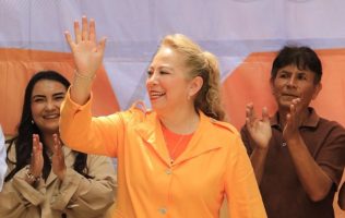 Hunde María Zuppa a Tepotzotlán con baches y simulación de obra pública