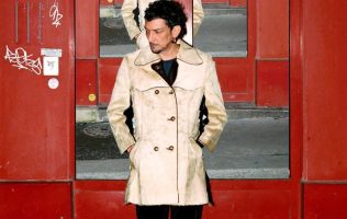 Lanza León Larregui 'Manifiesto de un Tremendo Delirio'