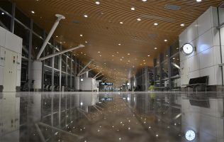 Llama SRE a connacionales en Medio Oriente a evitar desplazamientos