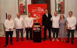 Llega a Mérida trofeo de la Copa Mundial FIFA