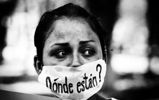 Mantienen la esperanza de encontrar vivos a sus hijos en Huehuetoca