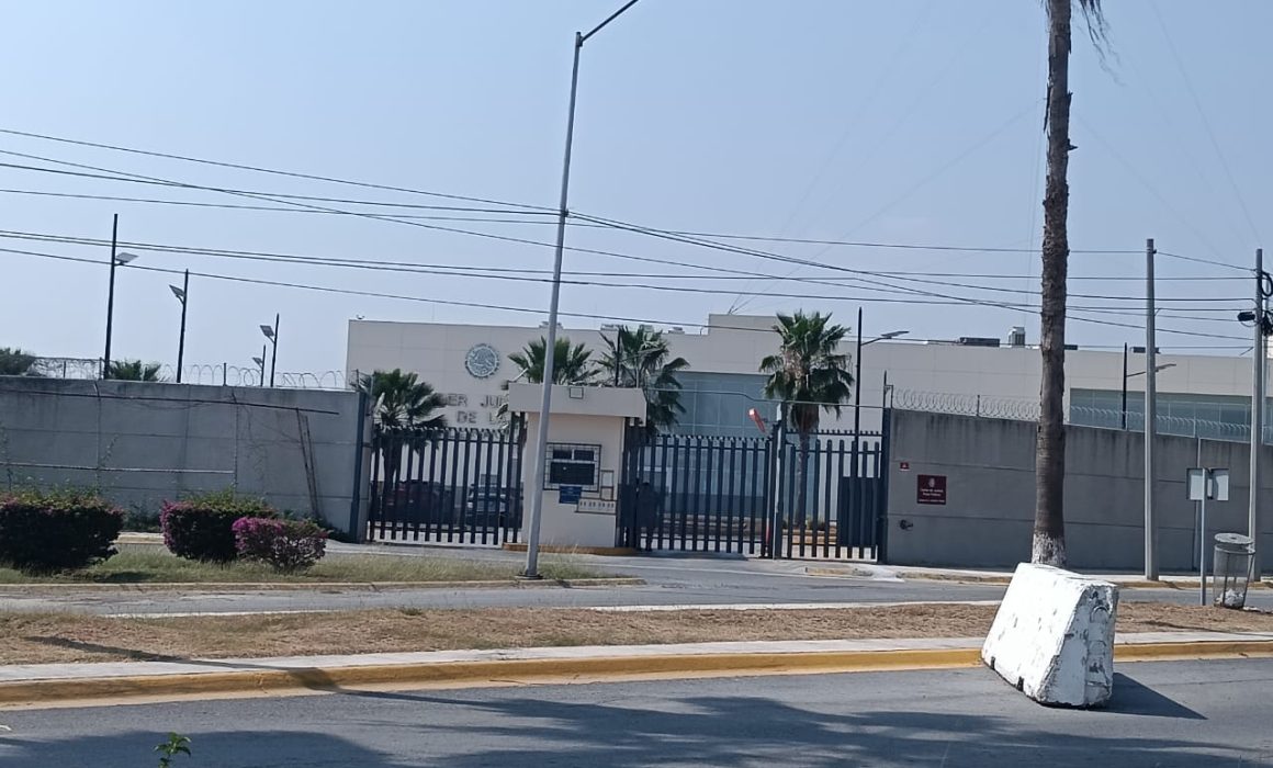 Ofrece Karina N disculpa pública a Waldo Fernández