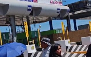 Paralizan la carretera Toluca-Atlacomulco; toman la caseta 'El Cote'