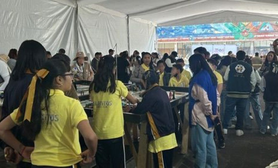 Participan estudiantes de Jilotzingo en certamen Lego