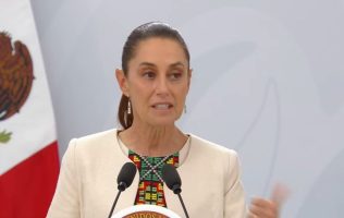 Plantea Sheinbaum que pagos en casetas y gasolineras sean digitales