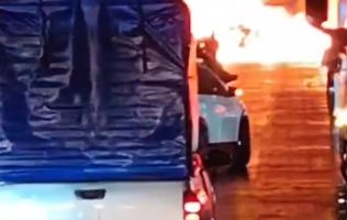 Policía estatal muere calcinado tras chocar patrulla en la México-Puebla