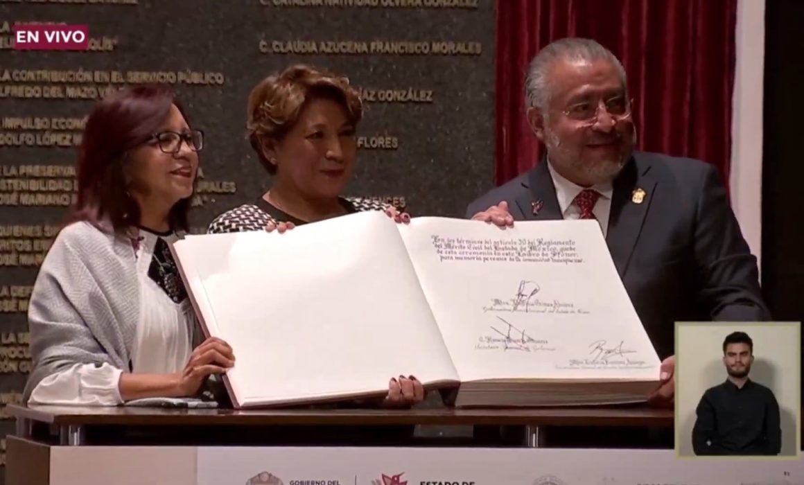 Premia Delfina Gómez a mexiquenses ilustres en 202 Aniversario de Edomex