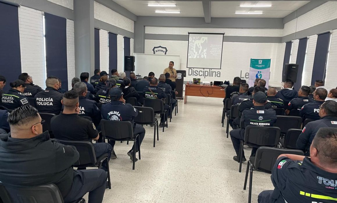 Promueven autoridades capacitación policial en Toluca previo al 8M