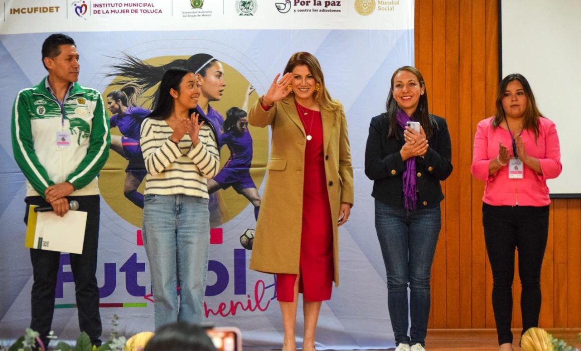 Realizan en Toluca foro para fortalecer el futbol femenil