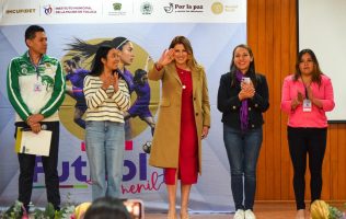 Realizan en Toluca foro para fortalecer el futbol femenil
