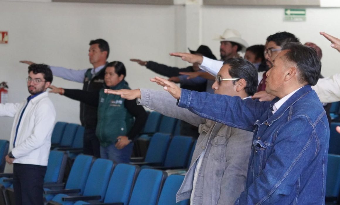 Realizan toma de protesta de comité ecológico en Jilotzingo
