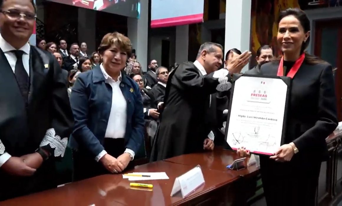 Reconocen legado de Luis Miranda Cardoso con presea post mortem