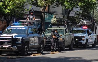 Reportan cateos al interior de Plaza de la Tecnología en Toluca
