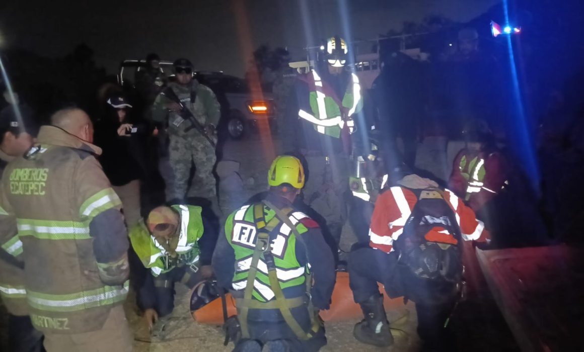 Rescatan a adulto mayor lesionado durante senderismo en Ecatepec