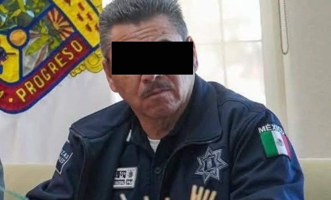 Captan a comisario jugando futbolito mientras arde Nicolás Romero