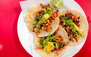 ¡Brilla el taco como orgullo nacional! celebran al ícono de México
