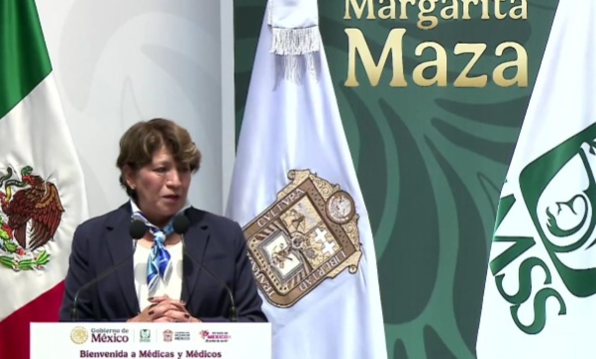 Abraza Delfina Gómez a médicos que serán luz y esperanza en el Edomex