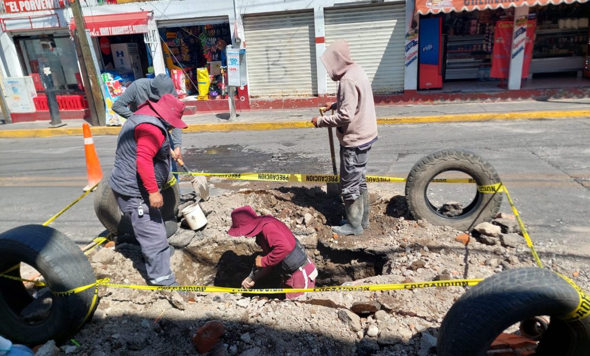 Agiliza Gobierno de Toluca mantenimiento de red de drenaje y canales