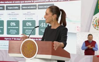 Anuncia Sheinbaum disminución de comisión al pagar gasolina con tarjeta