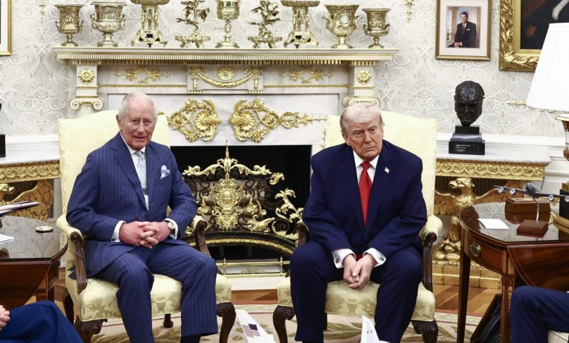 Anuncia Trump retiro de aranceles al whisky tras visita del rey Carlos