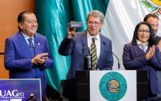 Aparecen juntos Saldaña y Esthela, aspirantes a gobernar Guerrero