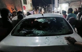 Arrolla taxi a fieles durante procesión del silencio en Tenancingo