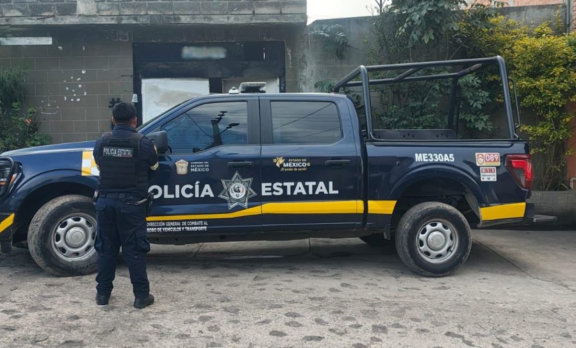 Aseguran predio con autos desvalijados al interior en Chalco