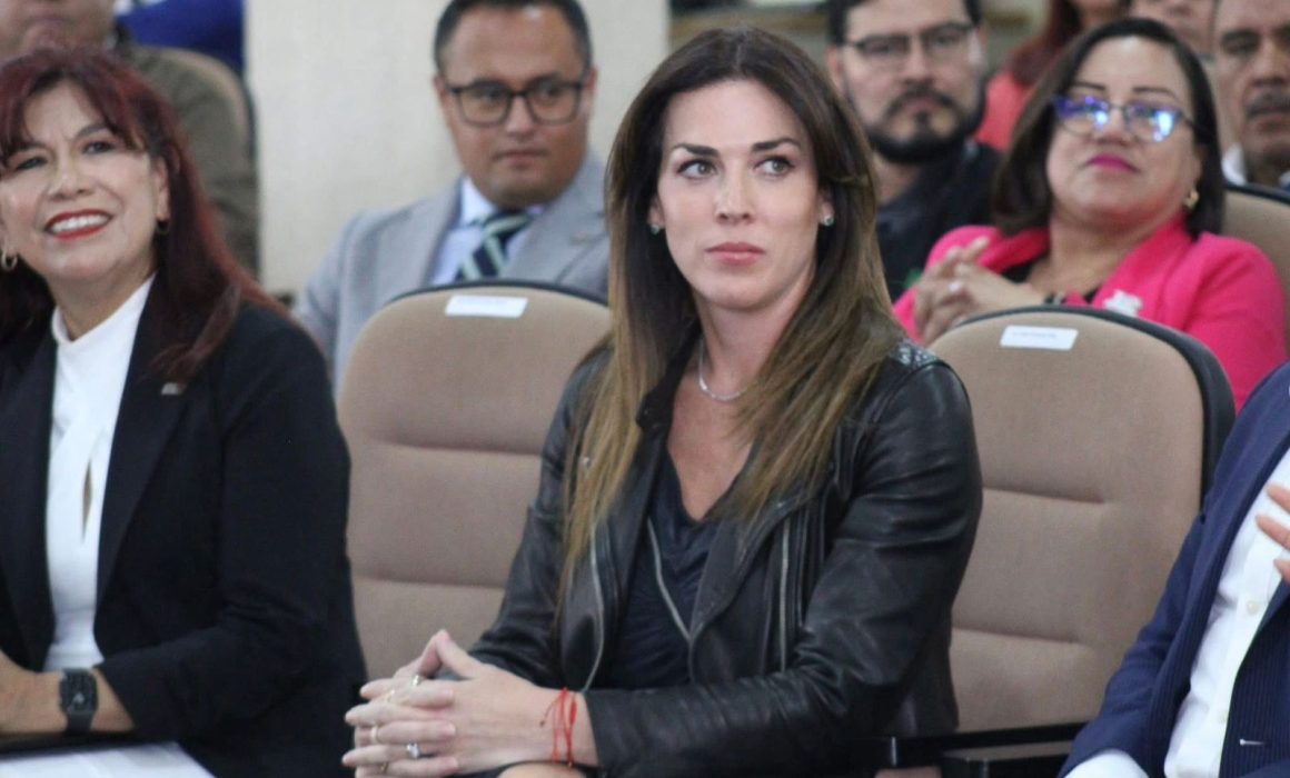 Asume Sofía Fernández la rectoría de la Universidad del Valle de Toluca