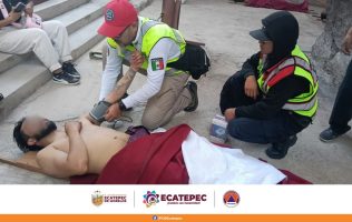 Atienden a 18 personas durante viacrucis en Ecatepec