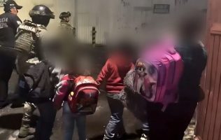 Ayuda policía de Ecatepec a familia vulnerable a regresar a Zacatecas