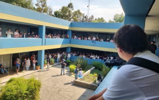 Bloquean estudiantes vialidades en Cuautitlán Izcalli por seguridad