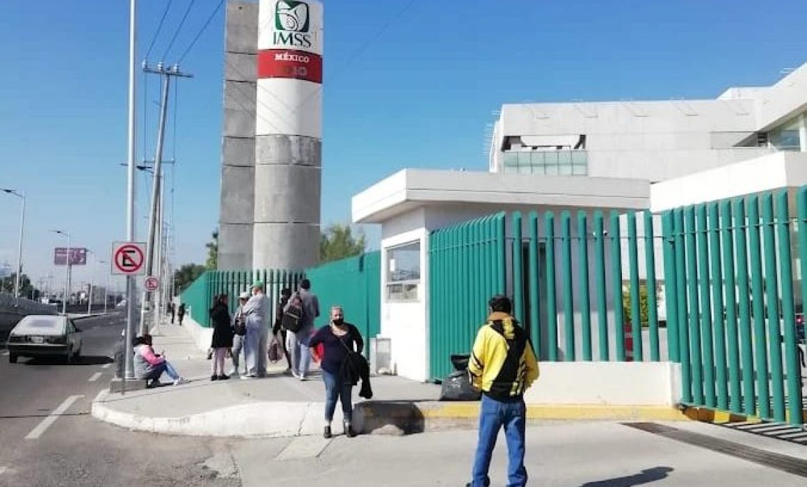 Cae plafón en hospital del IMSS en Tecámac; una mujer resulta lesionada