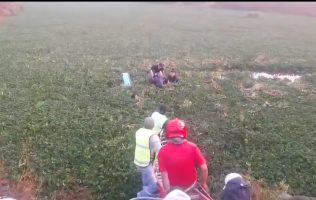 Cae vehículo a canal en Nezahualcóyotl; muere una persona