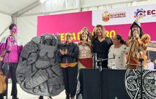 Clausura 'Feria del Libro de Ecatepec' con miles de asistentes