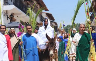 Conoce estos tips para acudir al viacrucis y no insolarte en el intento