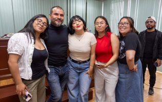 Da catedra el actor Noé Hernández a alumnos de Artes Teatrales en UAEMéx