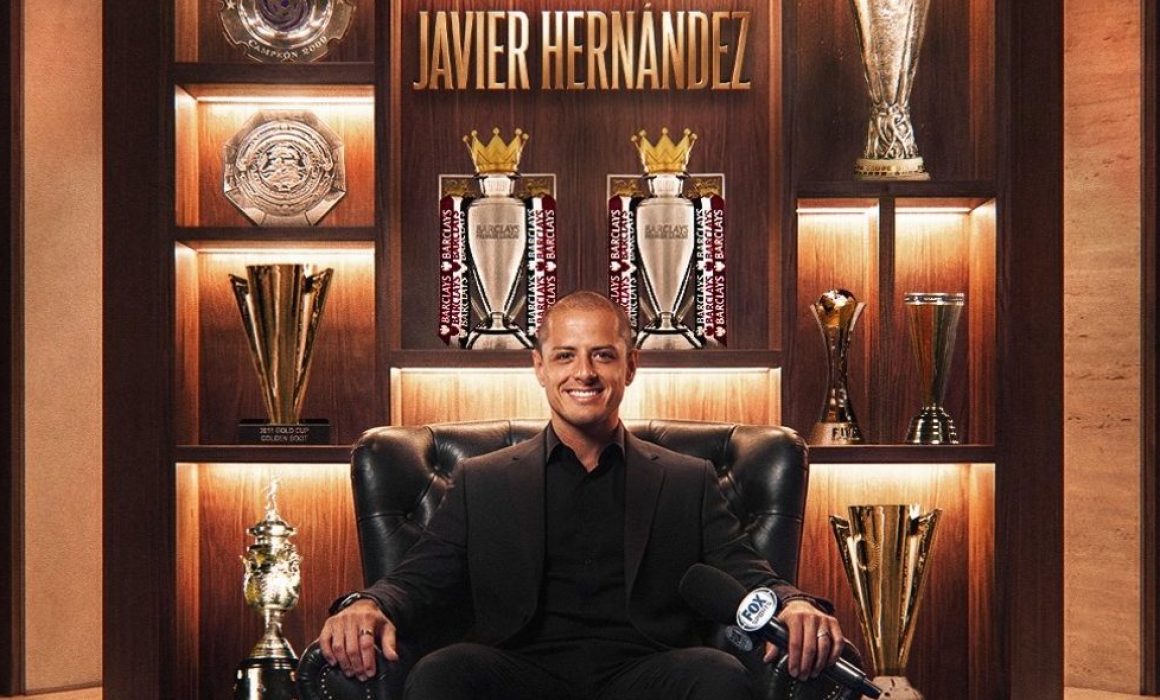 Deja Chicharito las canchas por el micrófono