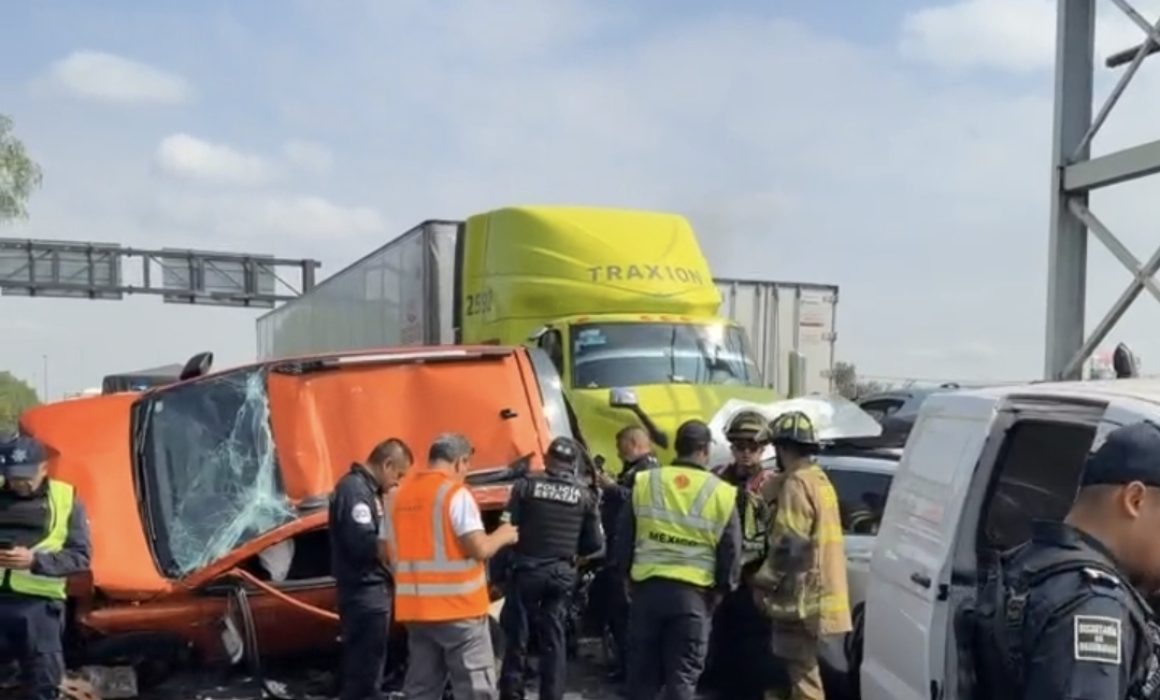 Deja accidente en la Mexiquense a ancianita grave; habría 1 muerto