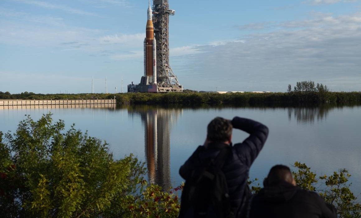 Despega Artemis II rumbo a la órbita lunar tripulada