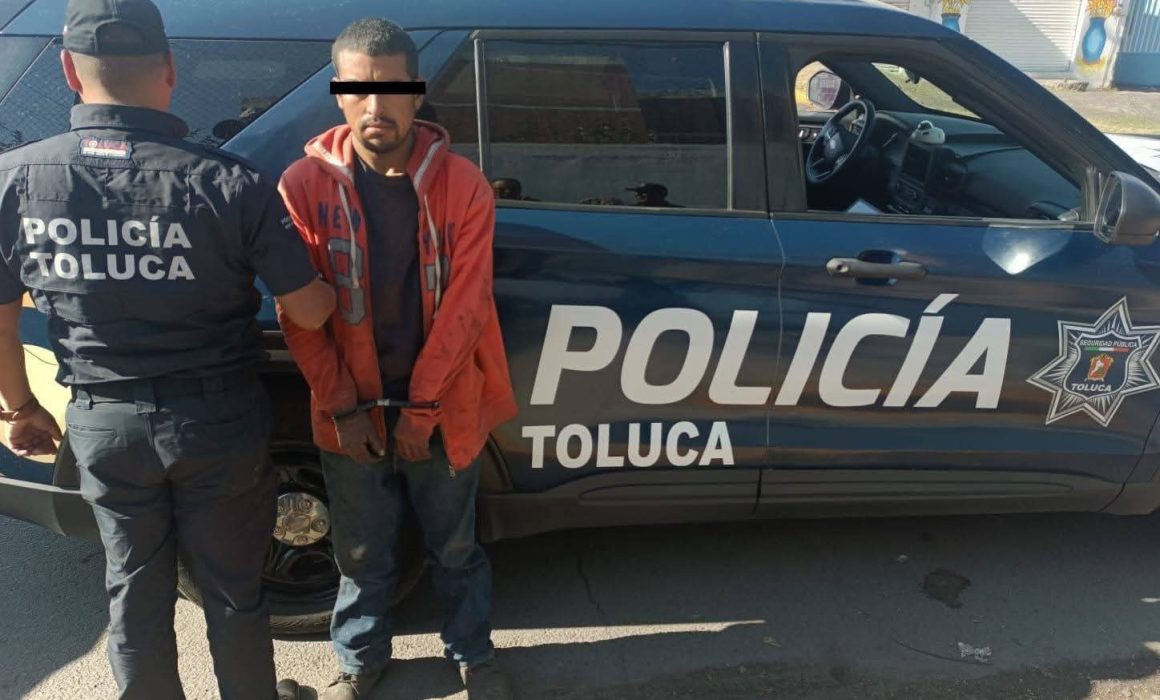 Detiene policía a presunto ladrón de cable de telefonía en Toluca